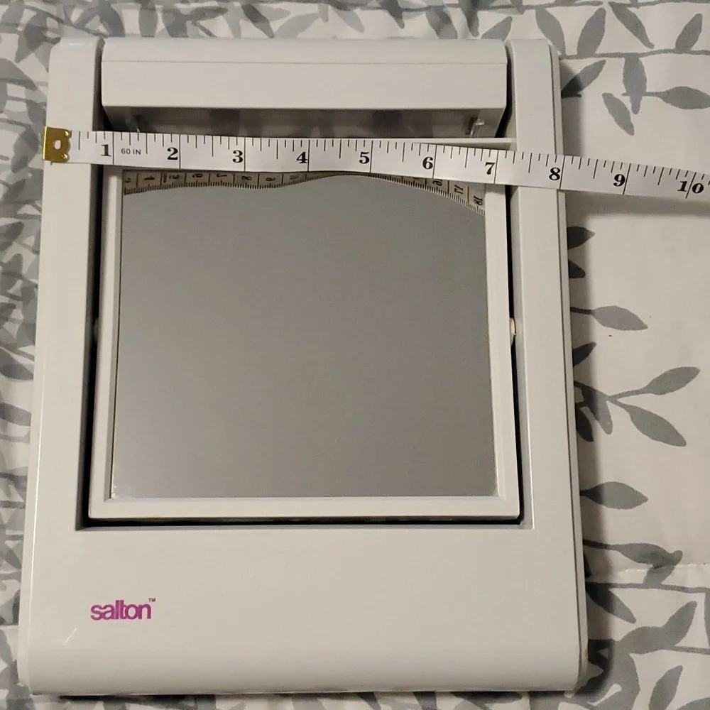 SALTON Lighted Make-up Mirror